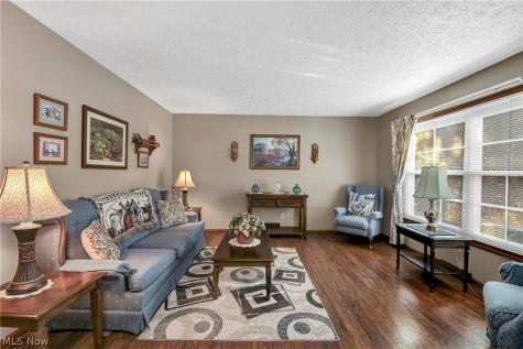 3240 Forest Overlook Drive Seven Hills OH 44131