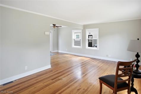 119 Monroe Avenue Cuyahoga Falls OH 44221