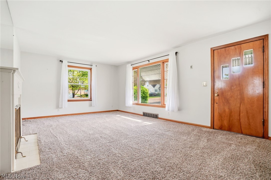 2953 Gibbs Avenue NE Canton OH 44714