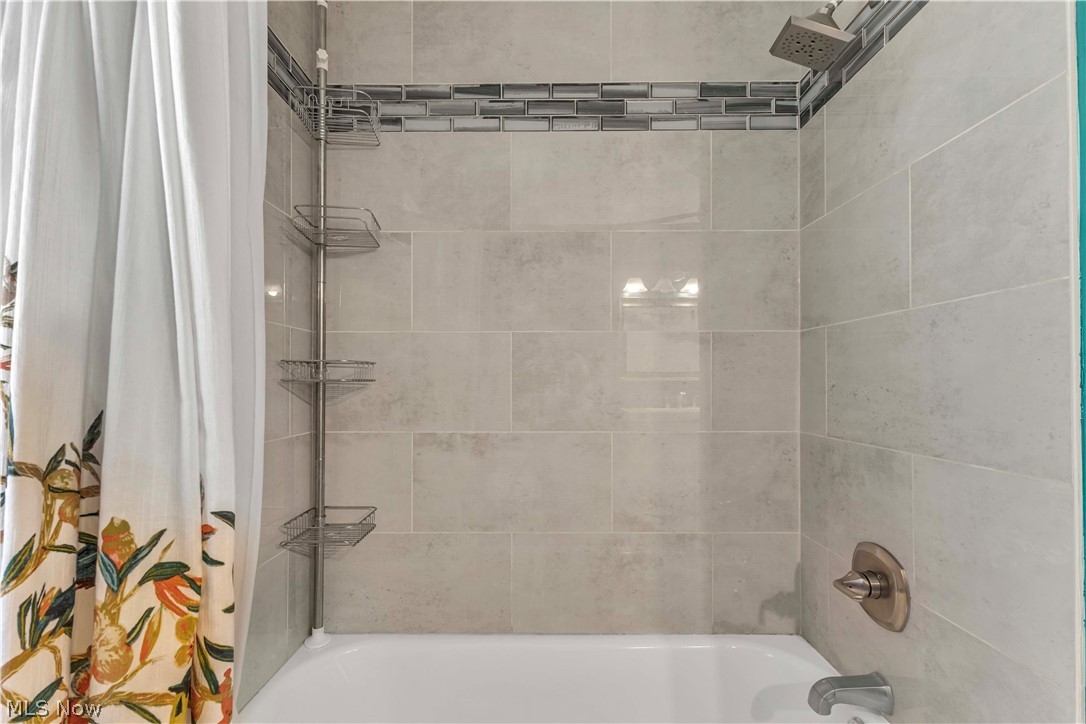 10077 Beaconsfield Drive Parma Heights OH 44130