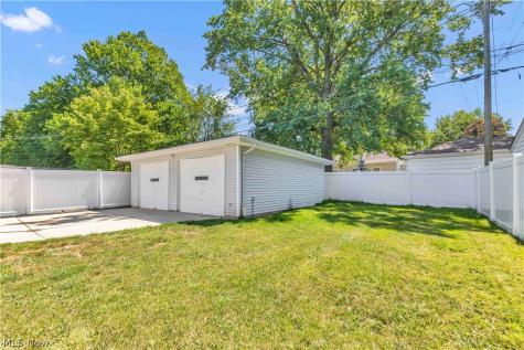 10077 Beaconsfield Drive Parma Heights OH 44130