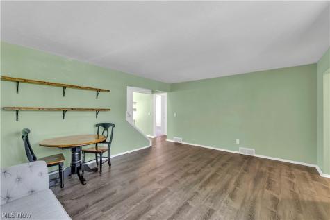 10077 Beaconsfield Drive Parma Heights OH 44130