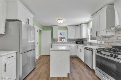 10077 Beaconsfield Drive Parma Heights OH 44130