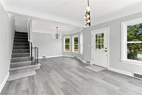 3223 W Pleasant Valley Road Parma OH 44134
