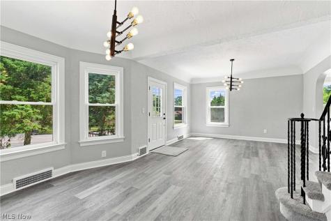 3223 W Pleasant Valley Road Parma OH 44134