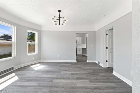 3223 W Pleasant Valley Road Parma OH 44134