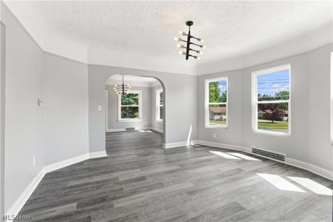 3223 W Pleasant Valley Road Parma OH 44134