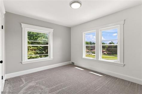 3223 W Pleasant Valley Road Parma OH 44134