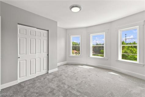 3223 W Pleasant Valley Road Parma OH 44134