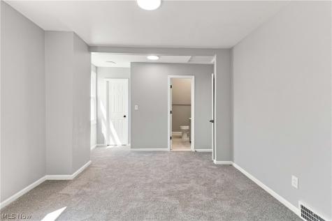 3223 W Pleasant Valley Road Parma OH 44134