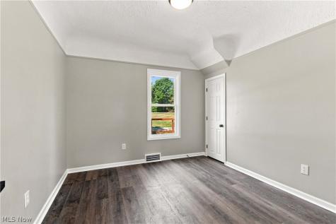 3223 W Pleasant Valley Road Parma OH 44134