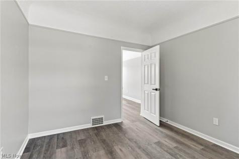 3223 W Pleasant Valley Road Parma OH 44134