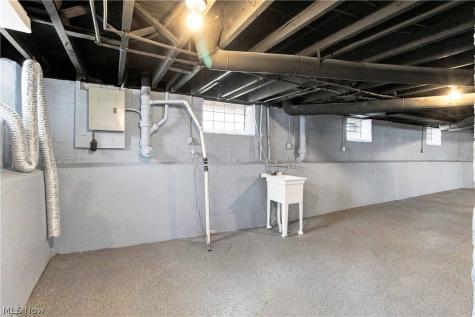 3223 W Pleasant Valley Road Parma OH 44134