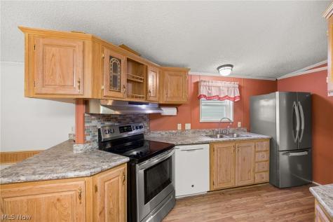 247 C Street SW Navarre OH 44662