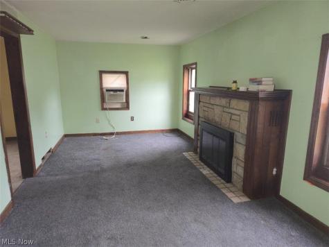 375 Bon Air Avenue Elyria OH 44035