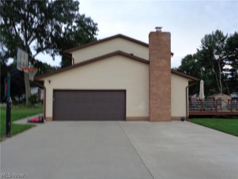 3415 Lauren Avenue NW Massillon OH 44646