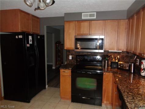 3415 Lauren Avenue NW Massillon OH 44646