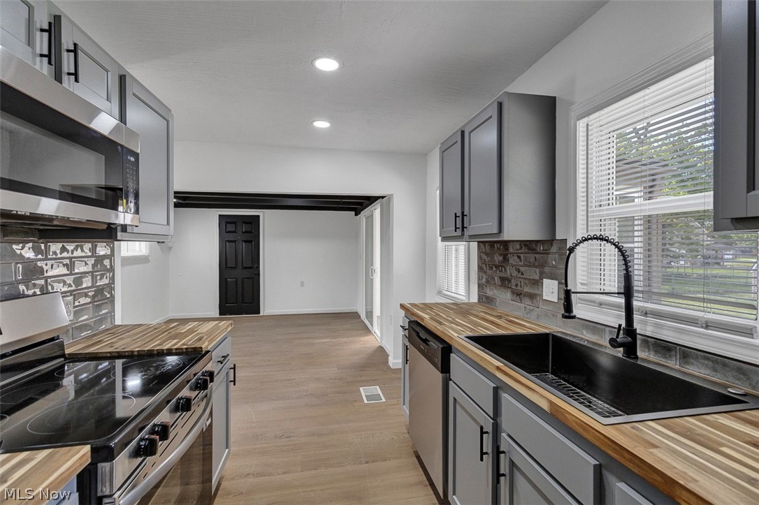 67 Pierce Avenue Cuyahoga Falls OH 44221