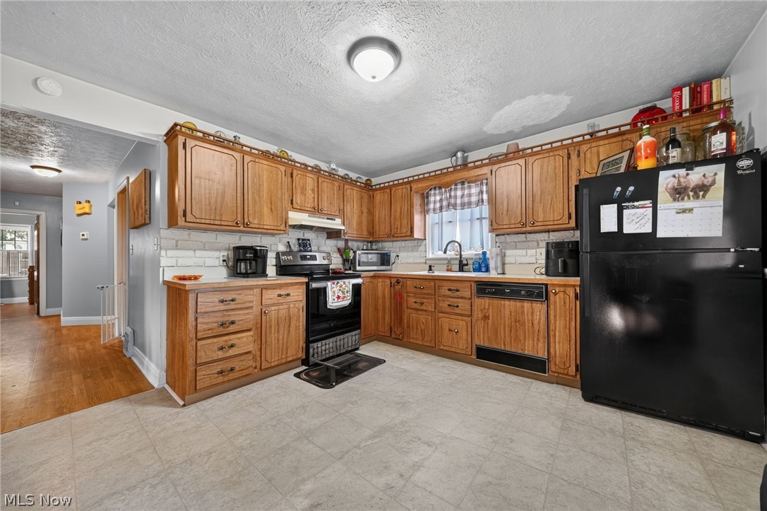 466 Eastlawn Street Geneva OH 44041