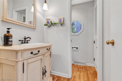 30475 Timber Lane Bay Village OH 44140