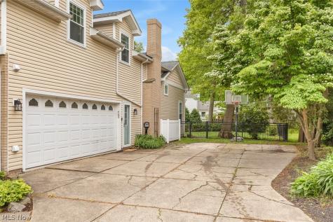 30475 Timber Lane Bay Village OH 44140