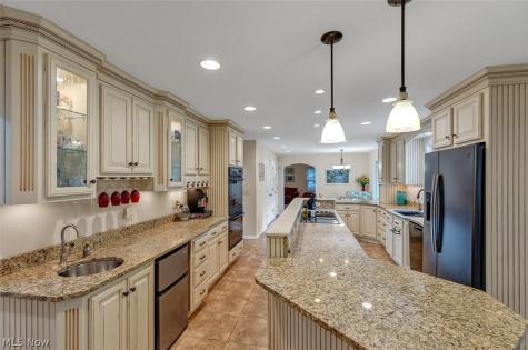 30475 Timber Lane Bay Village OH 44140