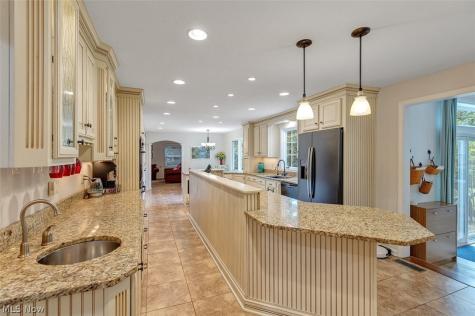 30475 Timber Lane Bay Village OH 44140
