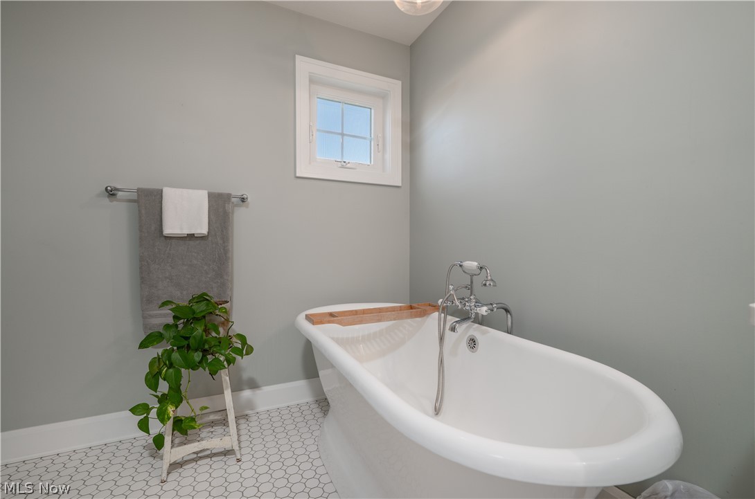 1460 Miller Road SW New Philadelphia OH 44663