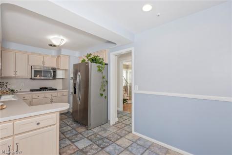 3843 Claridge Oval University Heights OH 44118