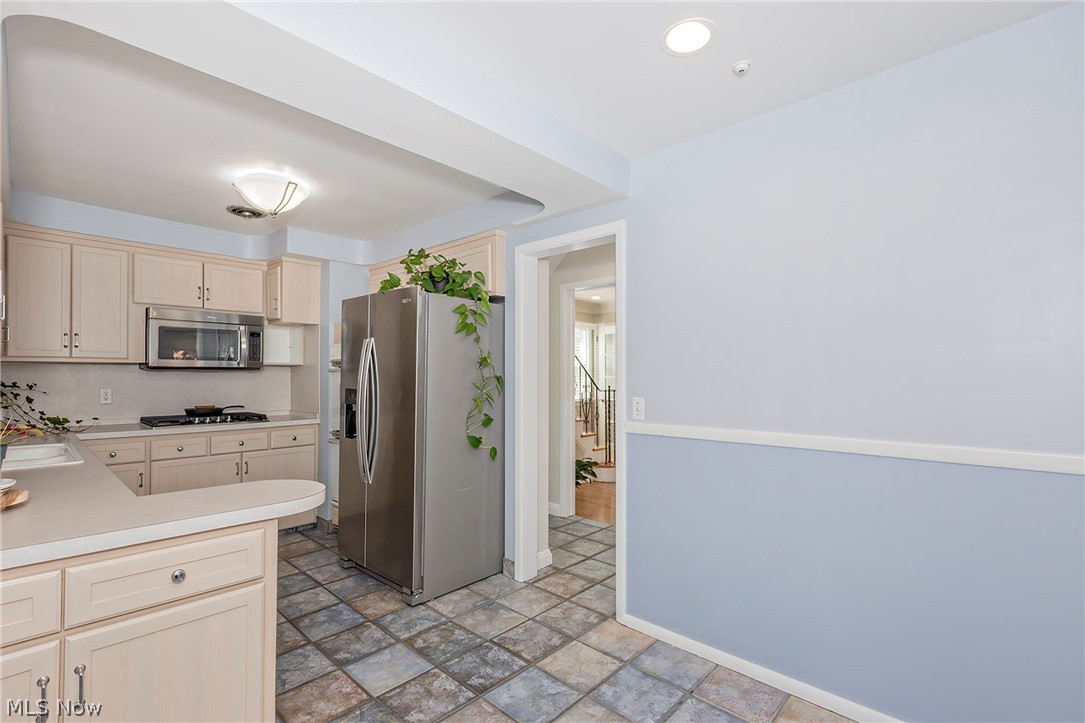 3843 Claridge Oval University Heights OH 44118