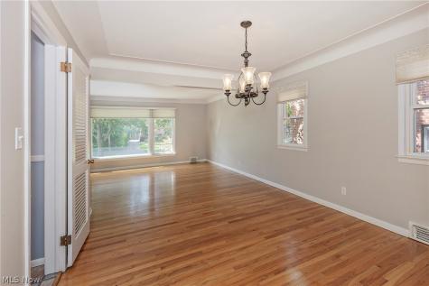 3843 Claridge Oval University Heights OH 44118