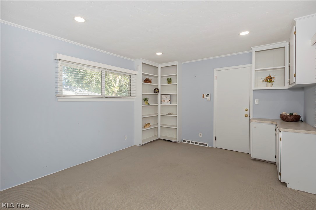 3843 Claridge Oval University Heights OH 44118