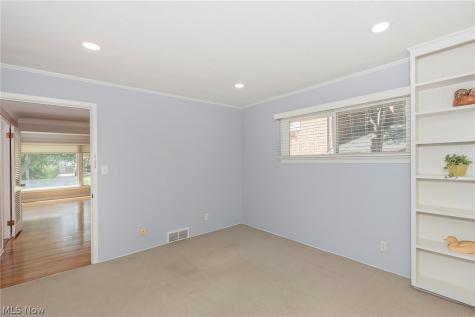 3843 Claridge Oval University Heights OH 44118