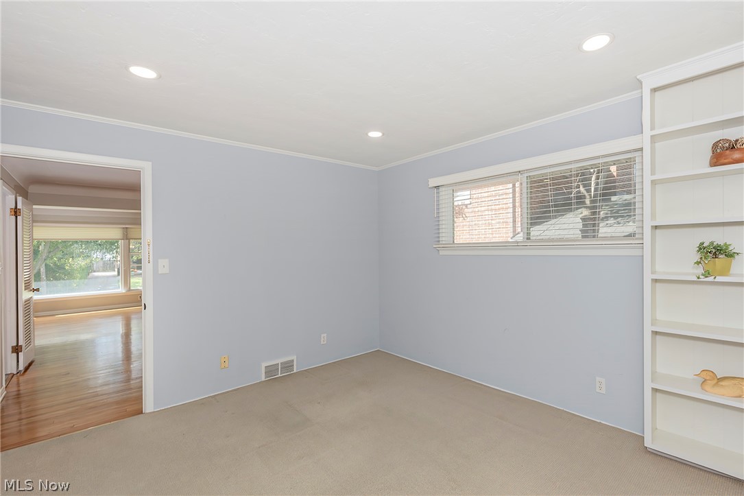 3843 Claridge Oval University Heights OH 44118