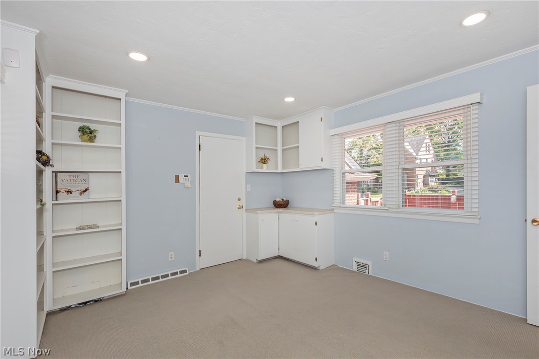 3843 Claridge Oval University Heights OH 44118