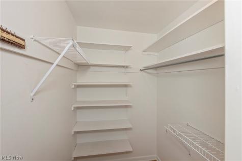 3843 Claridge Oval University Heights OH 44118