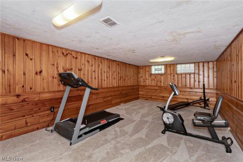 3843 Claridge Oval University Heights OH 44118