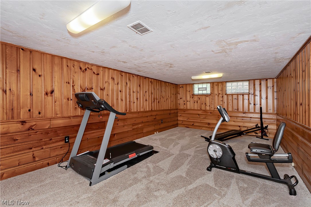 3843 Claridge Oval University Heights OH 44118