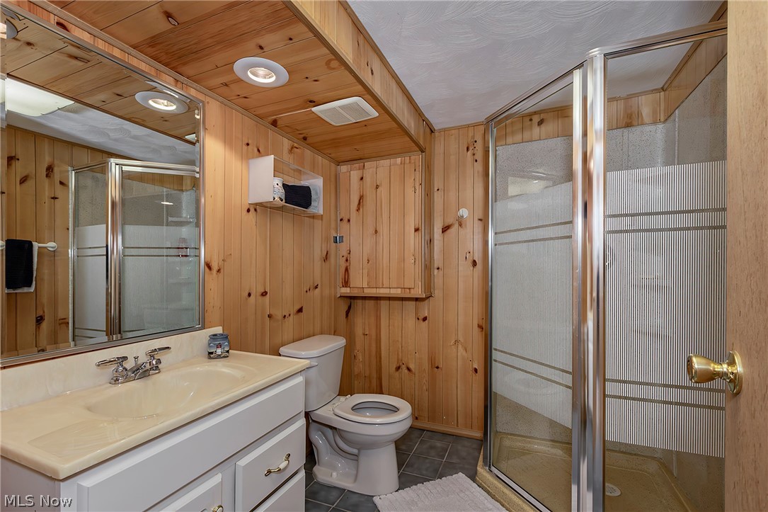 3843 Claridge Oval University Heights OH 44118