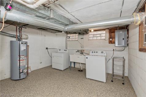 3843 Claridge Oval University Heights OH 44118