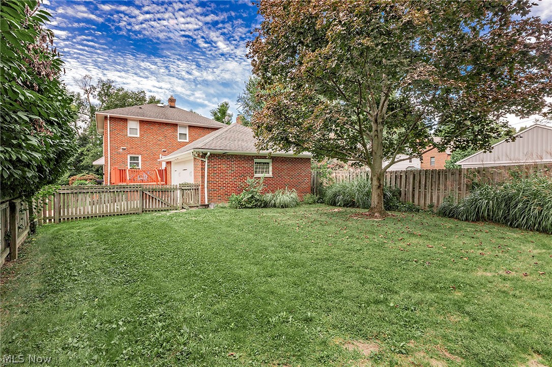 3843 Claridge Oval University Heights OH 44118