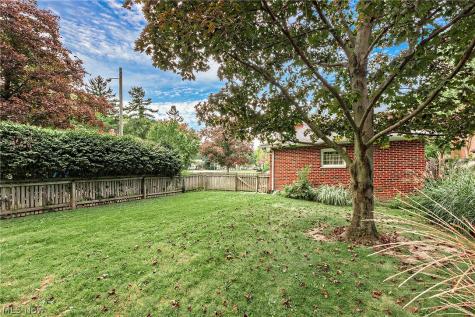 3843 Claridge Oval University Heights OH 44118