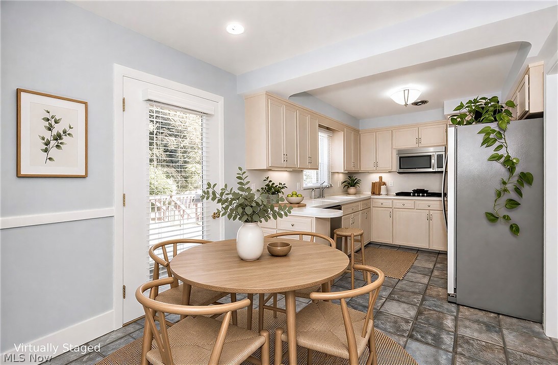 3843 Claridge Oval University Heights OH 44118