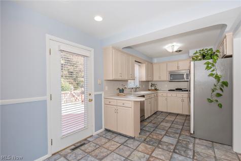 3843 Claridge Oval University Heights OH 44118