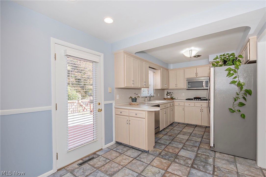 3843 Claridge Oval University Heights OH 44118
