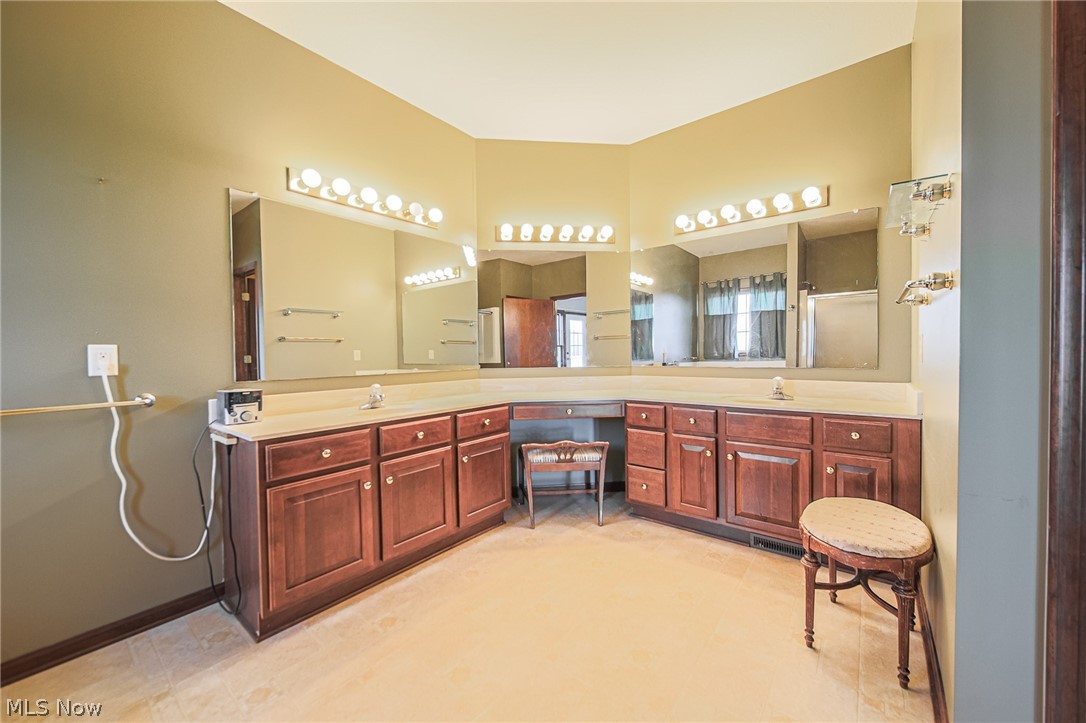 3730 Rice Road SW New Philadelphia OH 44663