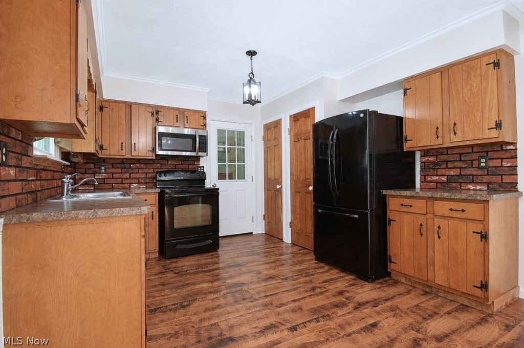 7840 Sumner Road Thompson OH 44086