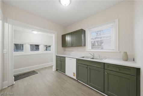 225 Cranz Place Akron OH 44310