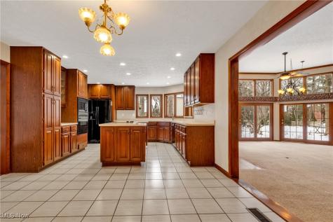 2362 Silveridge Trail Westlake OH 44145