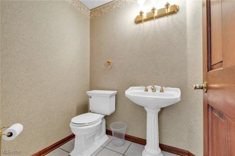 2362 Silveridge Trail Westlake OH 44145